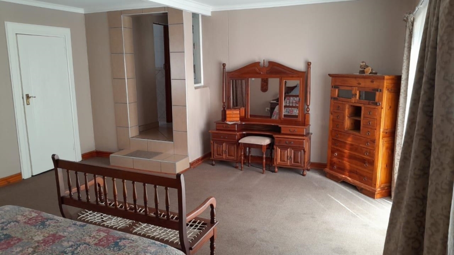 5 Bedroom Property for Sale in Riebeeckstad Free State